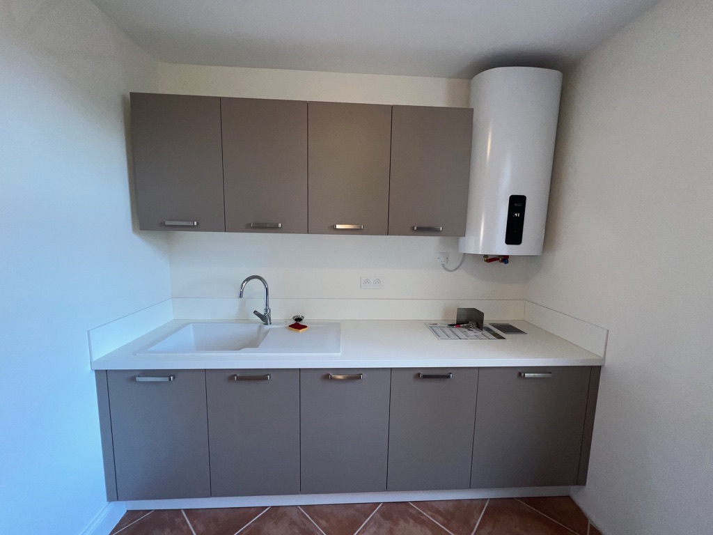 Rénovation cuisine moderne - 4FAD6CC2 7E40 49AC 8FB2 2140C2B80360 1 105 c 1753946401 1156