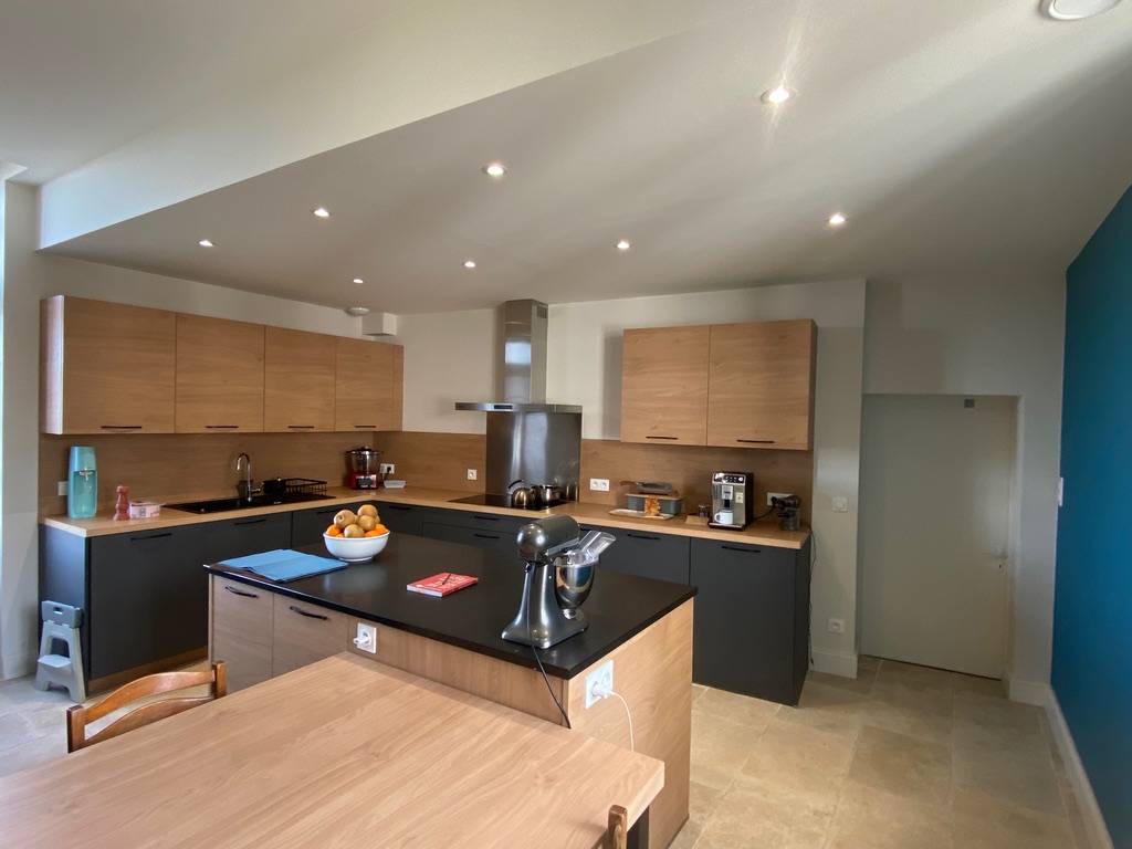 Rénovation cuisine moderne - 98EBAC71 73FD 4379 A110 D5D8E300E601 1 105 c 1753946337 3393