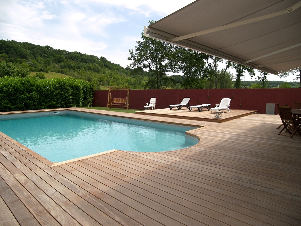 Piscine et espace détente - 81E1CF94 FED2 4E95 84FB EDD99FE46A25 1 105 c 1753945375 3255