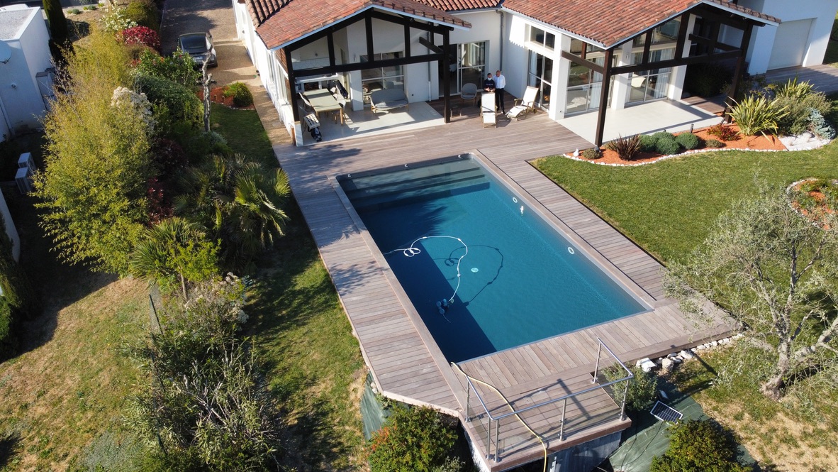 Piscine et espace détente - 9041A8B5 D77E 4216 857B D2244E846EAC 1 105 c 1753945422 8200