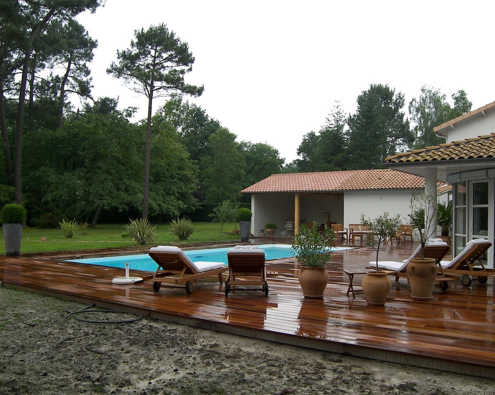 Piscine et espace détente - B6CD784D 6C2F 4B3D A4CE 76F100BE40A8 1 105 c 1753945418 6806