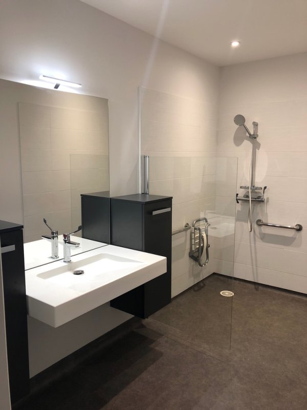 Salle de bain rénovée - 0D9E3237 2255 4B2A B5FD 61895962BAB0 1 105 c 1753946561 2848