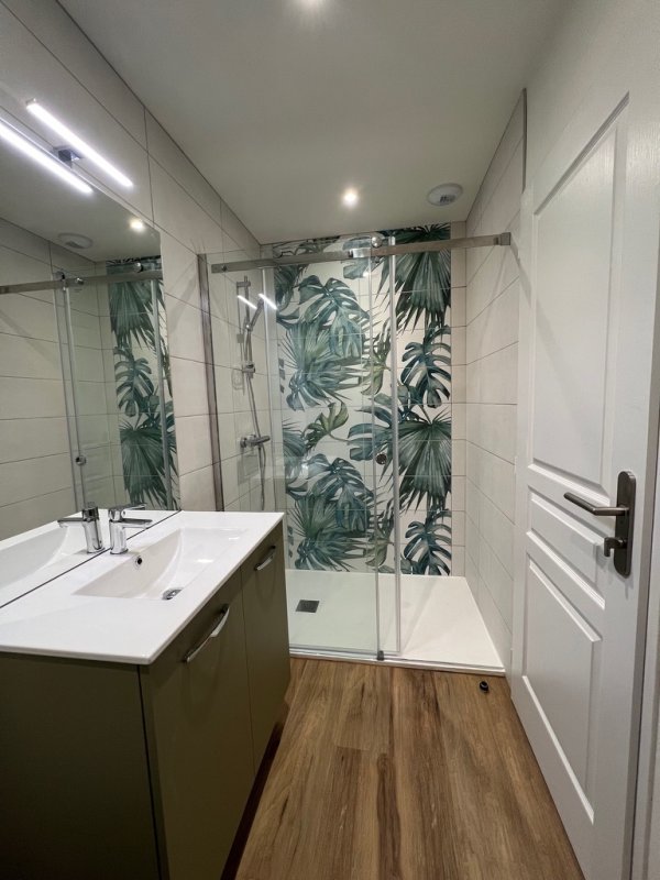 Salle de bain rénovée - 2F990405 5FFB 4AD5 8D13 FE208C50D03C 1 105 c 1753947593 5303
