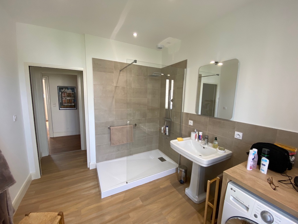 Salle de bain rénovée - 451ECC30 17B7 4BD1 A23A 92F8937798FE 1 105 c 1753946635 8703