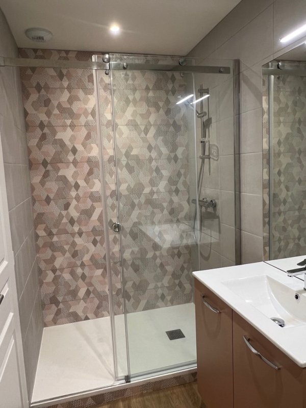 Salle de bain rénovée - 688333E2 4F05 4C4E 8C30 FE2BFE4F2EA7 1 105 c 1753947598 5942