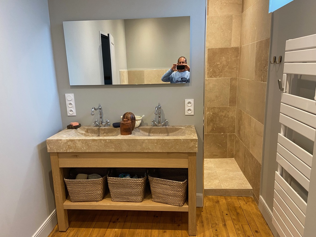 Salle de bain rénovée - 6B761D9E 5FDC 4575 9840 681917C6CBA6 1 105 c 1753947607 9820