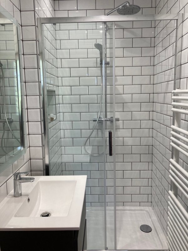 Salle de bain rénovée - 6C494BB1 7061 4A22 B61A 69AC85B74444 1 105 c 1753946630 9162