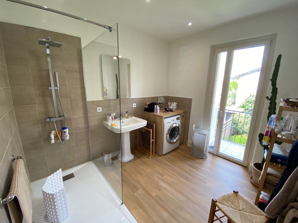 Salle de bain rénovée - D3FFB9A2 5886 4ECE A37A D609A4240C64 1 105 c 1753946632 1391